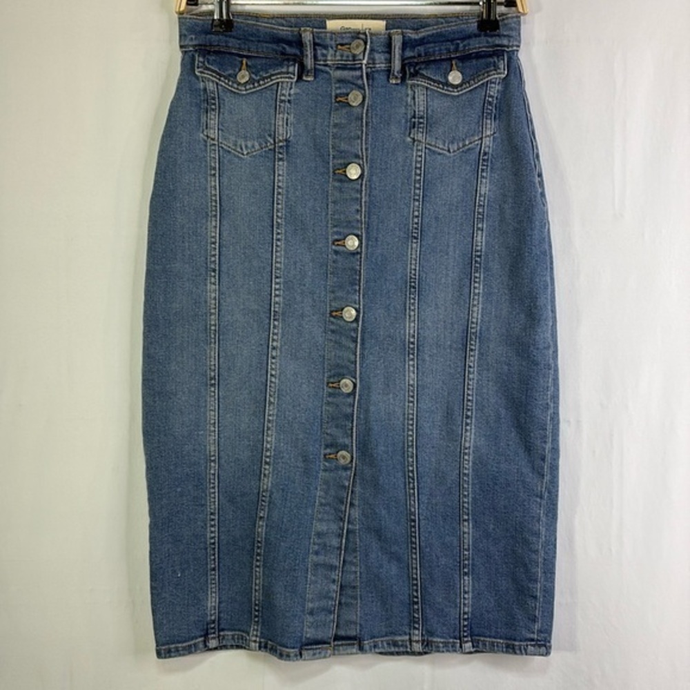 🎒 Gap long paneled denim skirt button front